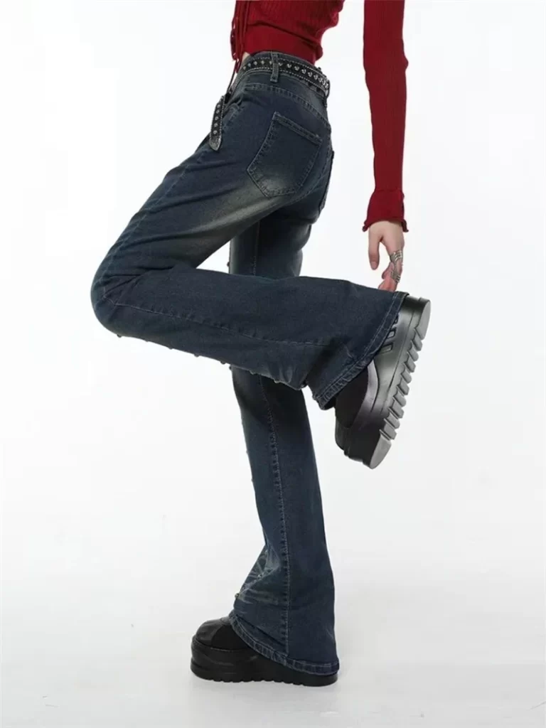 Flared denim jeans, when choosing flared jeans, there are several factors you need to consider to make sure they match