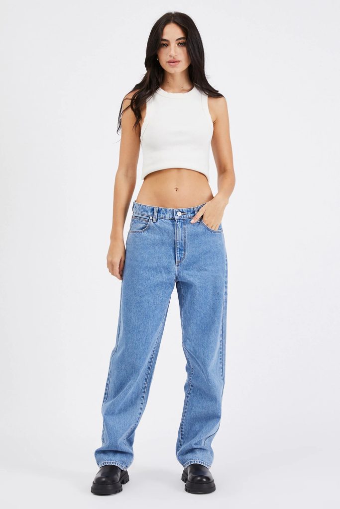 Slouch jeans, when shopping for loose fit jeans, several factors come into play to ensure you find a pair that not only feels comfortable but also complements