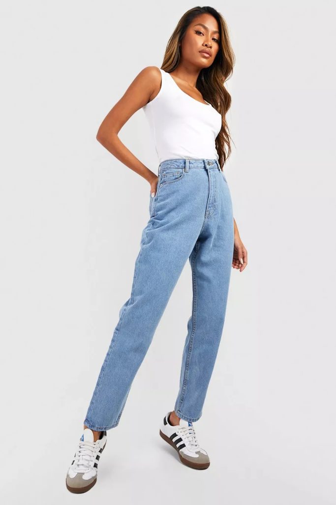 Mom jeans high waisted are a versatile and comfortable staple for expecting mothers, offering support to the belly while maintaining