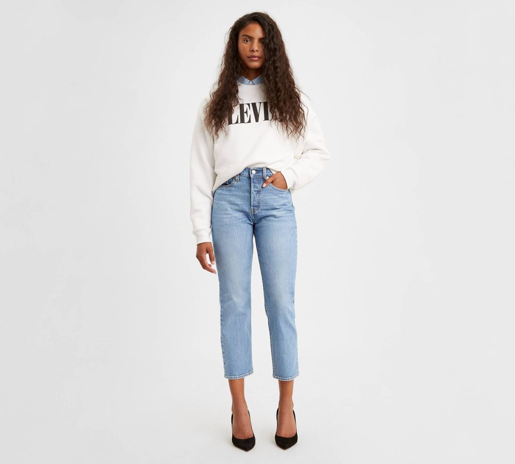 Wedgie straight jeans, when purchasing straight-leg jeans, you need to consider factors such as design, material, size, color, and personal body shape characteristics.