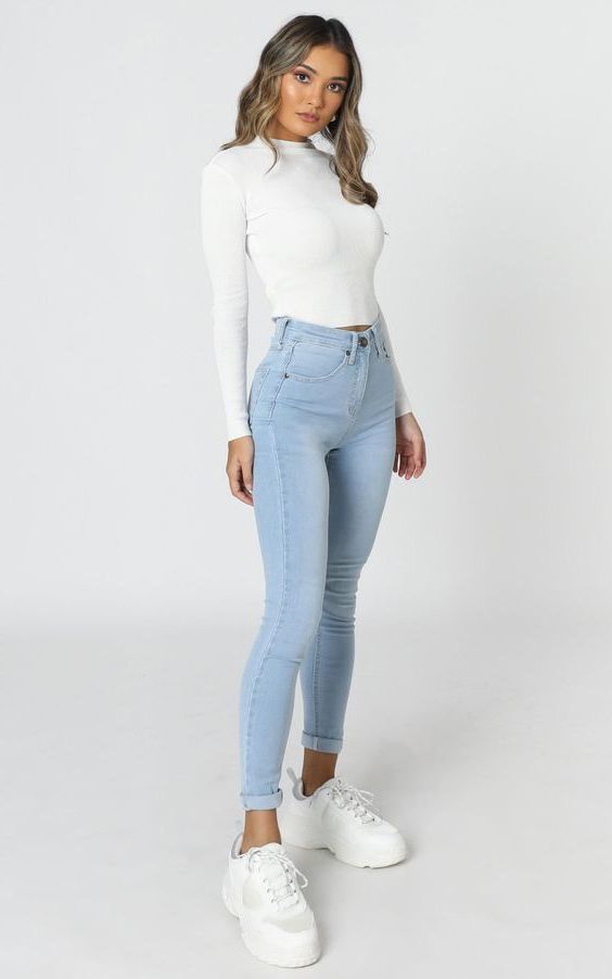 Skinny jeans outfit have become a staple in many wardrobes around the world, offering a versatile and stylish option