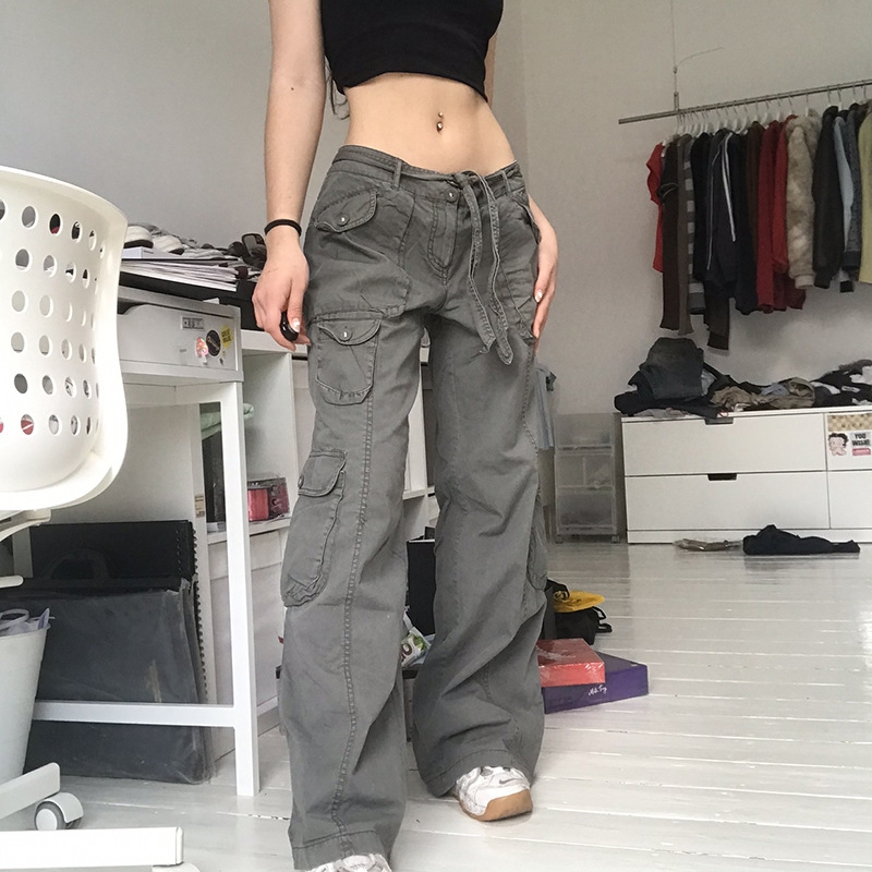 How to Style Cargo Pants Women?